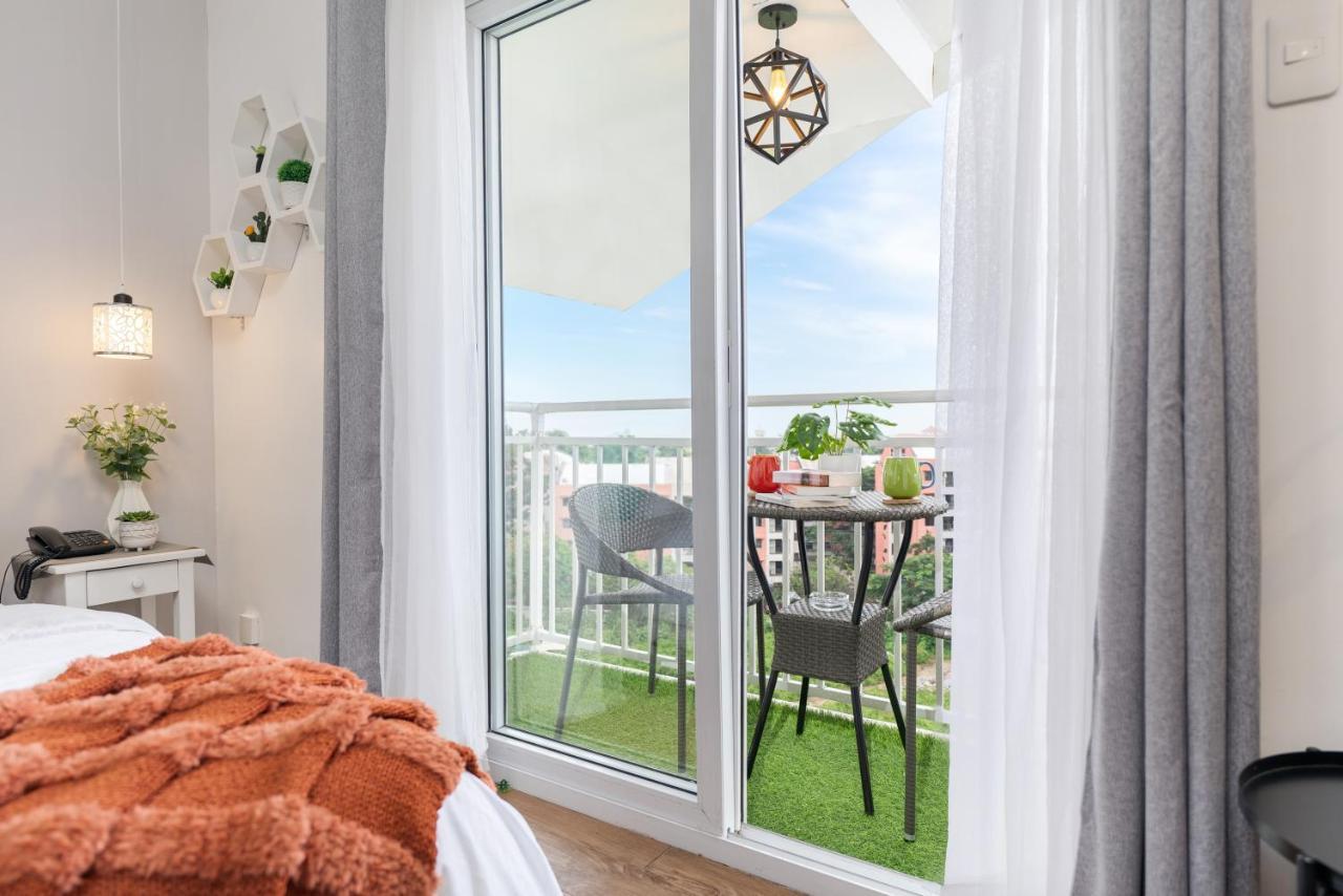 막탄 Amani 729, 3 Minutes To Airport,With Gym & Pool,100Mbps Wifi,Free Netflix 아파트 외부 사진