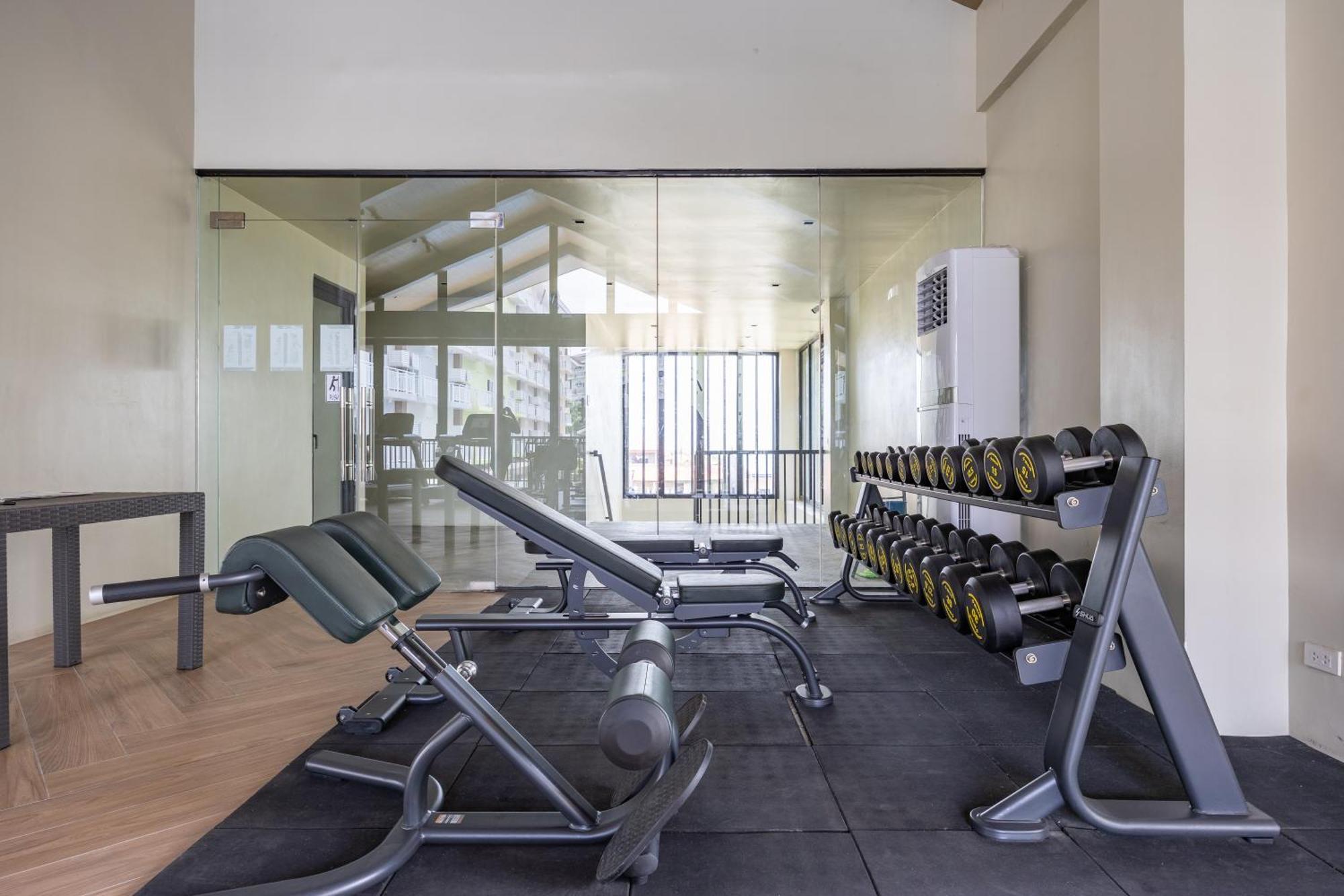 막탄 Amani 729, 3 Minutes To Airport,With Gym & Pool,100Mbps Wifi,Free Netflix 아파트 외부 사진